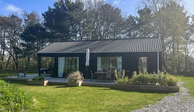 Awesome home in Dannemare with kitchen