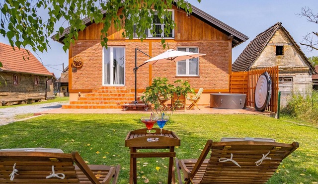 Awesome home in Drenov Bok with jacuzzi