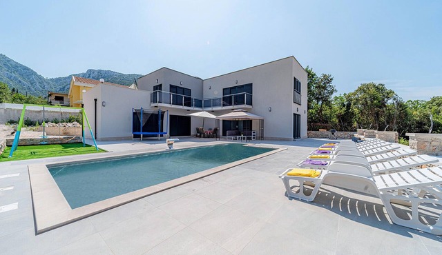 Awesome home in Duba Stonska