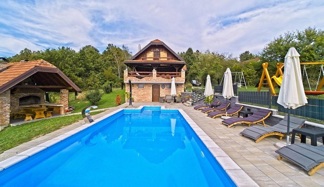 Awesome home in Dubranec with WiFi