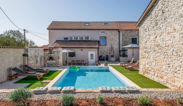 Awesome home in Duga Uvala