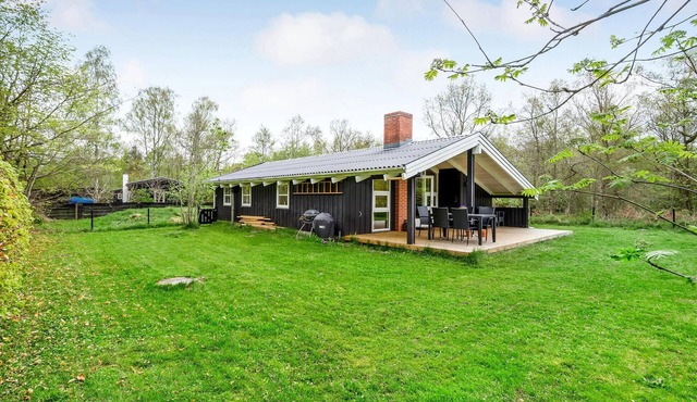 Awesome home in Ebeltoft with kitchen