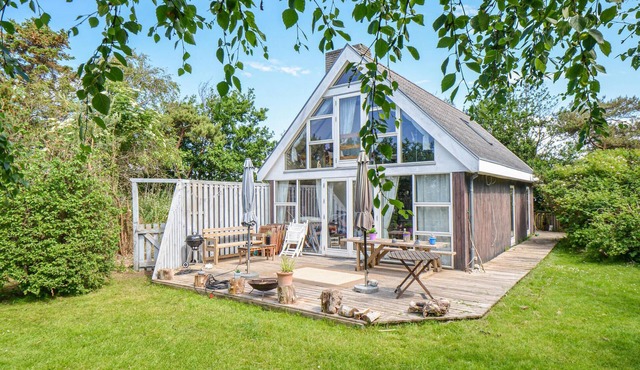 Awesome home in Ebeltoft with kitchen