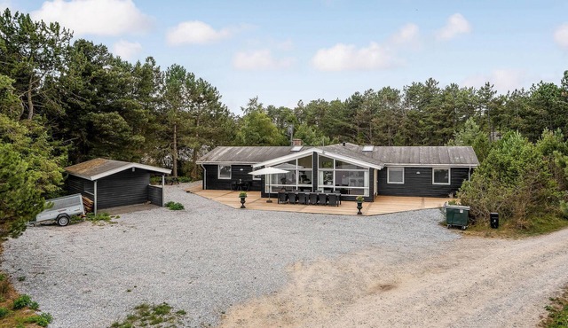 Awesome home in Ebeltoft with sauna