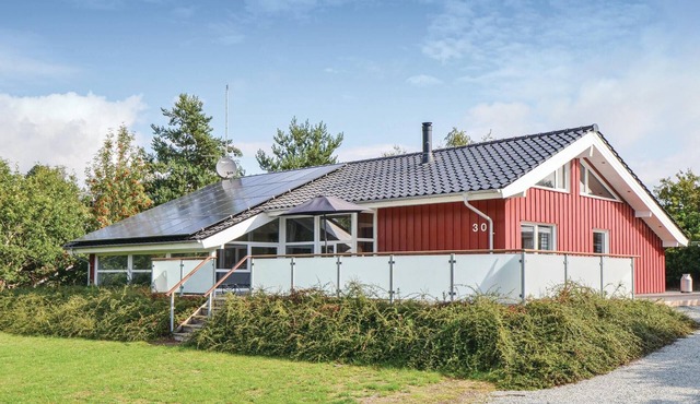 Awesome home in Ebeltoft with sauna