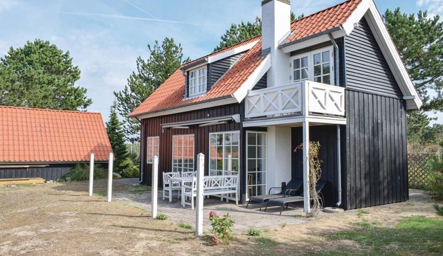 Awesome home in Ebeltoft with WiFi