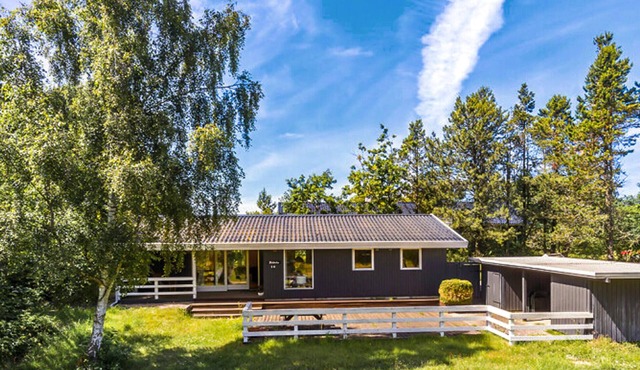 Awesome home in Ebeltoft with WiFi