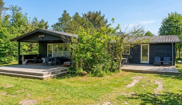 Awesome home in Erslev with WiFi