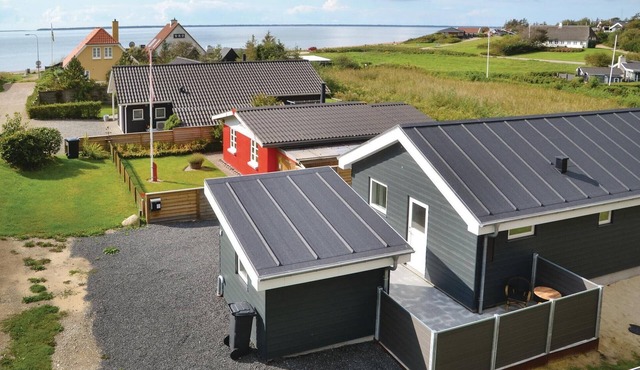 Awesome home in Esbjerg V with WiFi