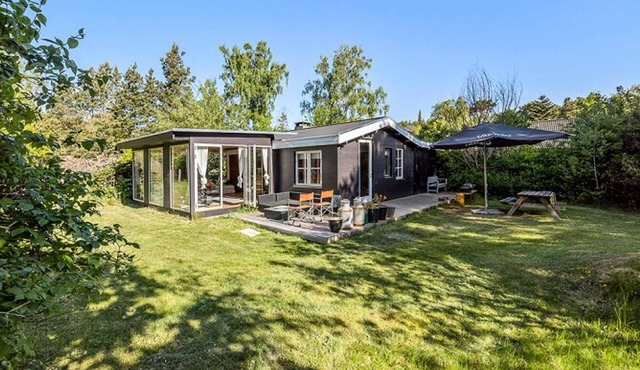 Awesome home in Frederiksværk with WiFi