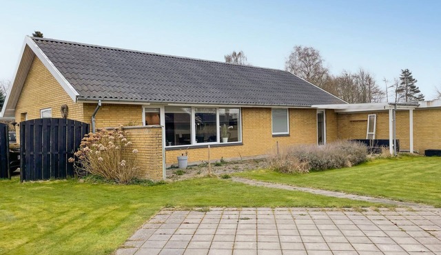 Awesome home in Faaborg with WiFi
