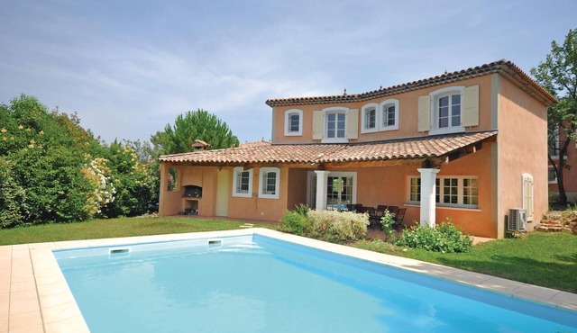 Awesome home in Fayence