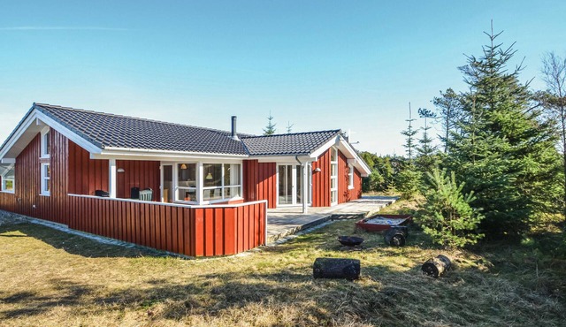 Awesome home in Fjerritslev with sauna