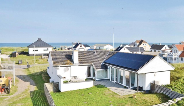 Awesome home in Frøstrup with sauna