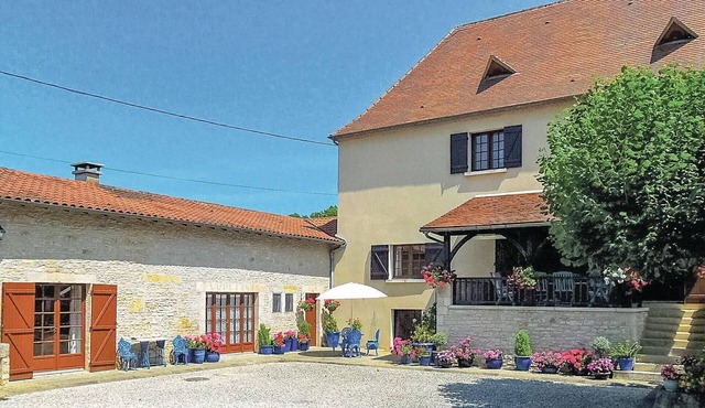 Awesome home in Gabillou with WiFi