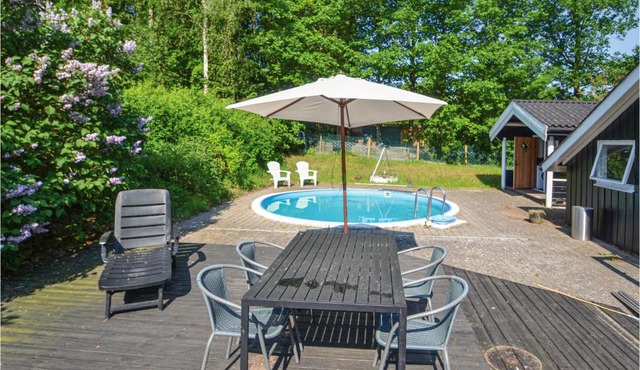 Awesome Home In Glesborg With Sauna