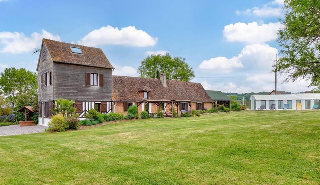 Awesome home in Grandmesnil