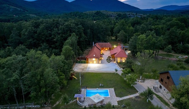 Awesome home in Gracac with sauna