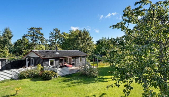 Awesome home in Græsted with WiFi