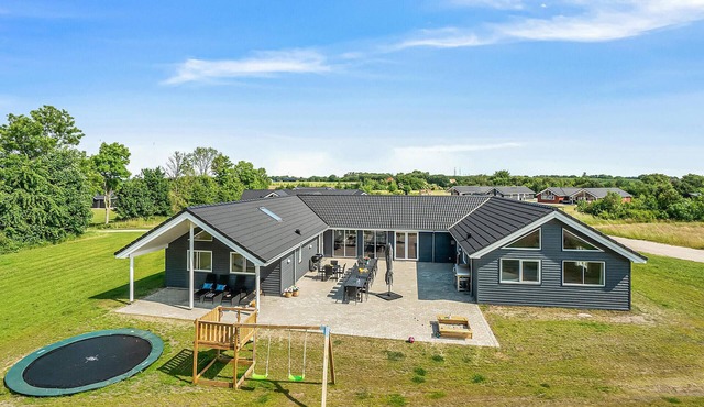 Awesome home in Grenaa with sauna