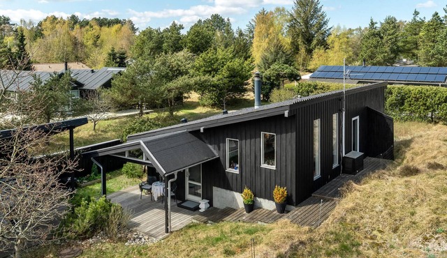 Awesome home in Grenaa with kitchen