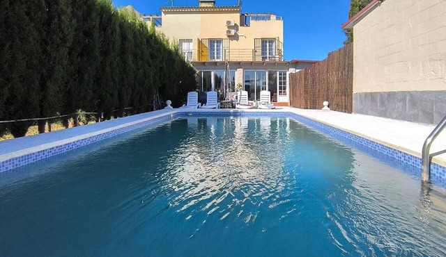 Awesome home in Guillena