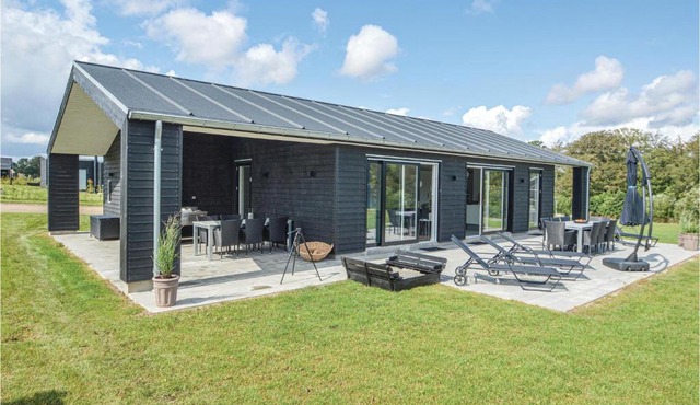 Awesome Home In Haderslev With Kitchen