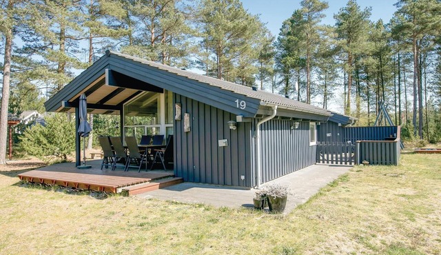 Awesome home in Hadsund with kitchen
