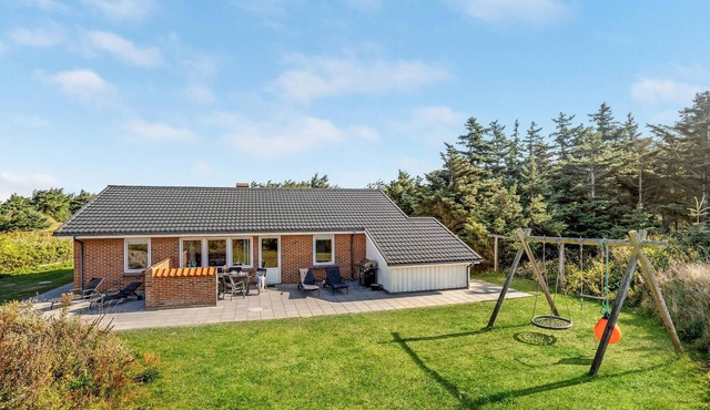 Awesome home in Harboøre with sauna