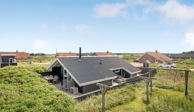 Awesome home in Harboøre with WiFi
