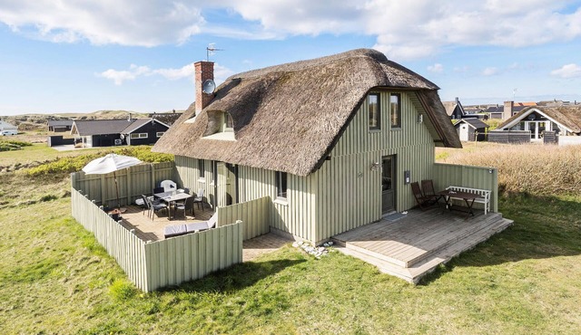 Awesome home in Harboøre with WiFi