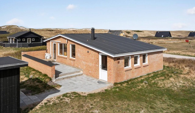 Awesome home in Harboøre with WiFi