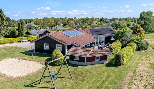 Awesome home in Hejls with sauna