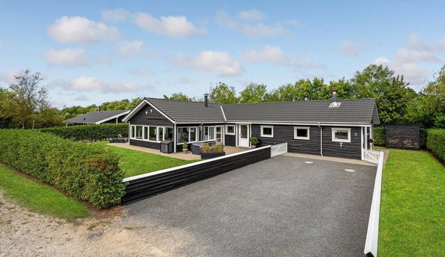 Awesome home in Hemmet with WiFi