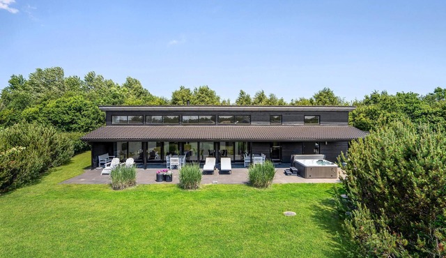 Awesome home in Hemmet with WiFi