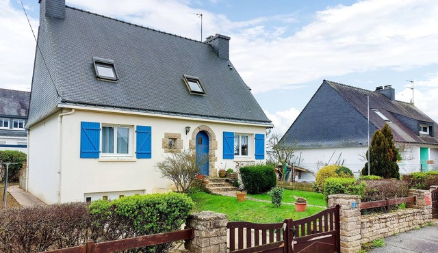 Awesome home in Hennebont with WiFi