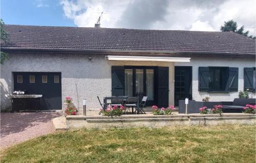 Awesome Home In Herry With Heated Swimming Pool