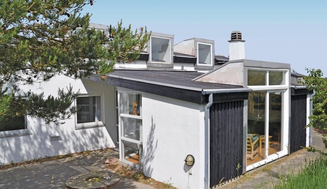 Awesome home in Hirtshals with sauna