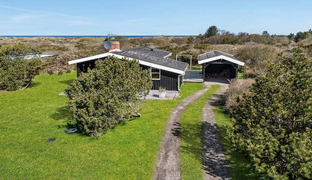 Awesome home in Hirtshals with WiFi