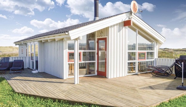 Awesome home in Hjørring with sauna