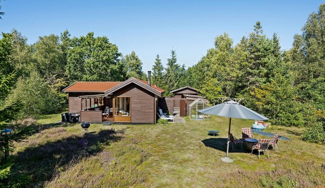 Awesome home in Højby with WiFi