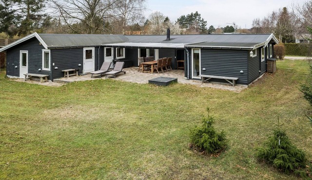 Awesome home in Højby with WiFi