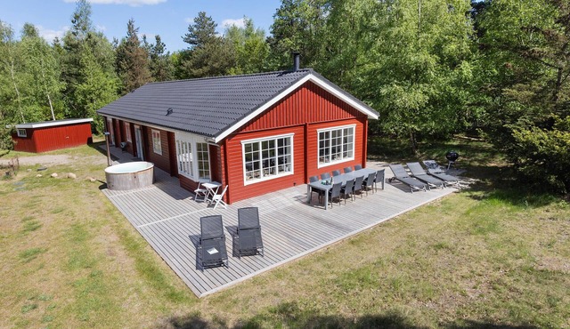 Awesome home in Højslev with sauna