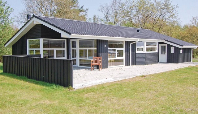Awesome home in Hovborg with sauna