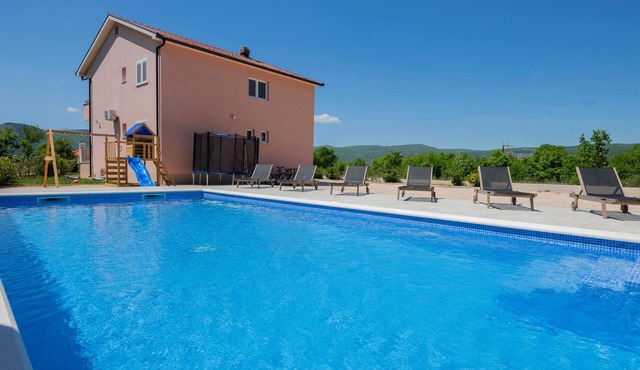 Awesome home in Prolozac donji