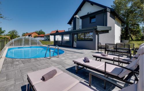Awesome Home In Stubicke Toplice With Sauna