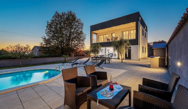 Awesome home in Sv. Petar u Sumi