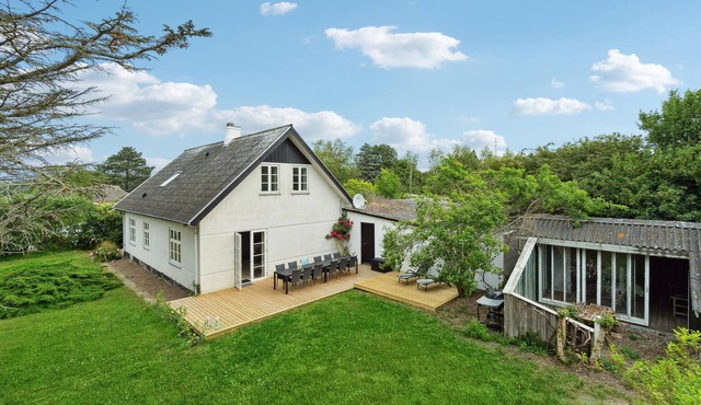 Awesome home in Humble with WiFi