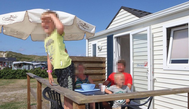 Awesome home in Hvide Sande