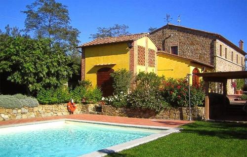 Awesome Home In Capraia E Limite in Capraia e Limite